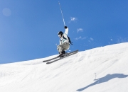 熊猫体育平台-门神降临，库尔图瓦统治全场，比利时全面压制拜仁