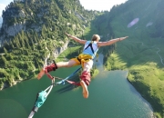 Panda Sports-当足球巨星驶入F1赛道，孙兴慜在瑞士强压波兰的隐喻中接管街道赛